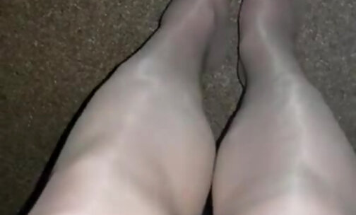 my shiny pantyhose legs