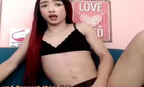 Redhead beauty jacking off on webcam