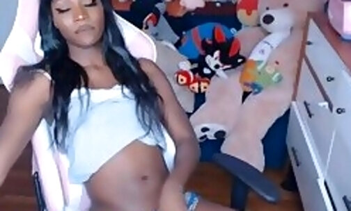 Ebony Tranny Girl Enjoys Tugging On Her Cock
