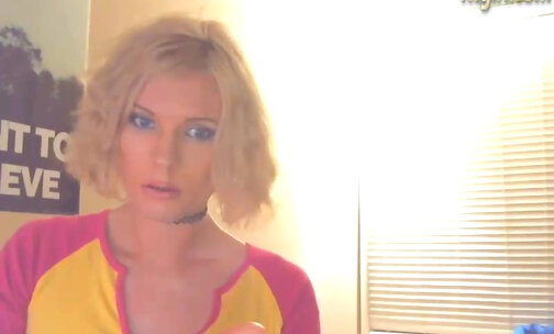 Solo blonde cutie tgirl webcam show