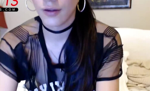 Lolita latine huge cumshot on webcam