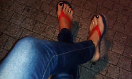 sexy feet and sexy flip flops