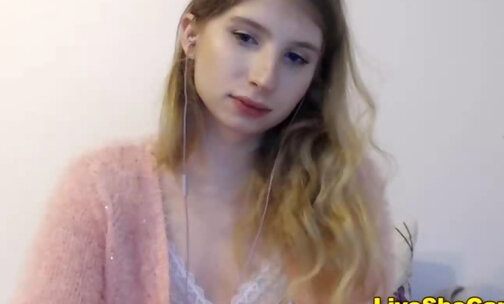 SEXy Russian tranny webcam