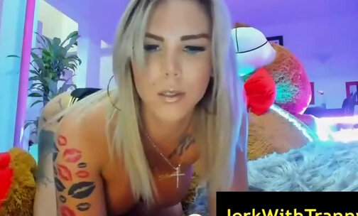 Super Hot Shemale Blonde on Webcam